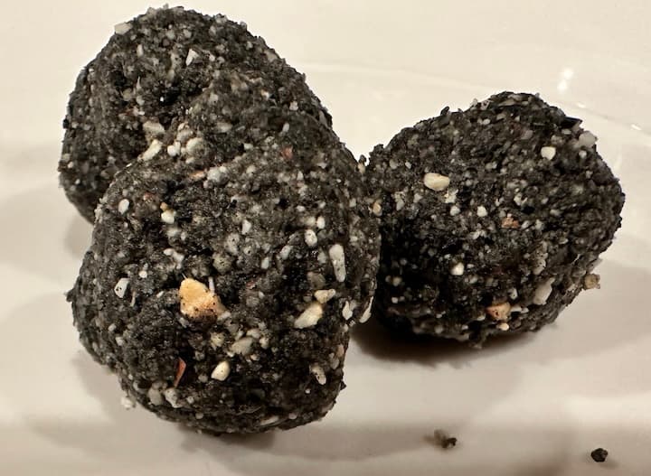 Black Sesame Ladoo